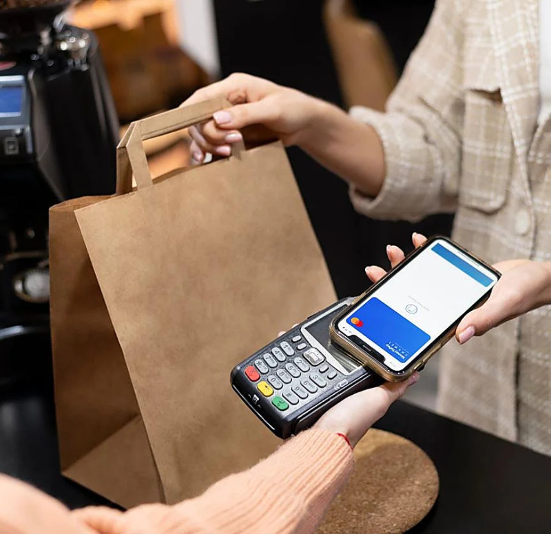 manos-figuras-de-madebolsa-y-moviles-para-servicios-de-david-leon-en-motril-granadara-para-david-leon-en-motril-granada Foto Bolsa y Moviles para Servicios de David Leon en Motril (Granada)