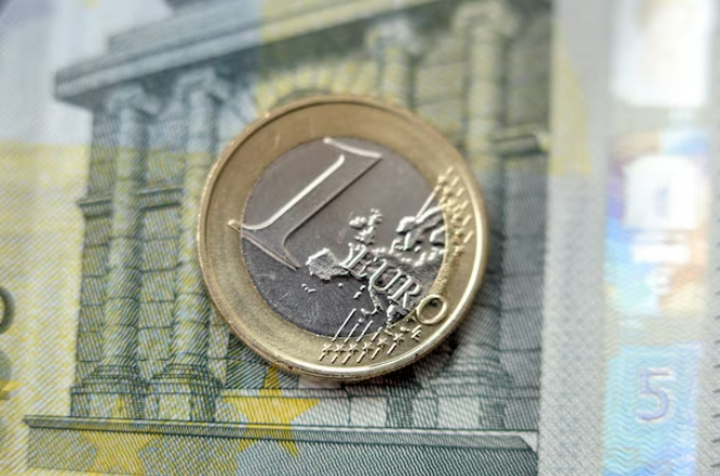 Malas prácticas bancarias: el Colegio de Asturias vuelve a la carga y se persona contra Caja Rural por uso fraudulento de datos